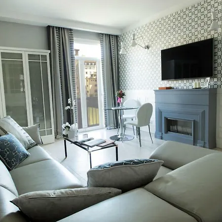 Specchi Su Pontevecchio Apartment Florenz